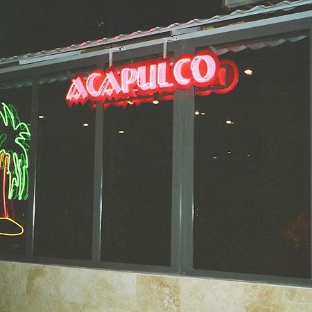 Motel Acapulco エレバン エクステリア 写真
