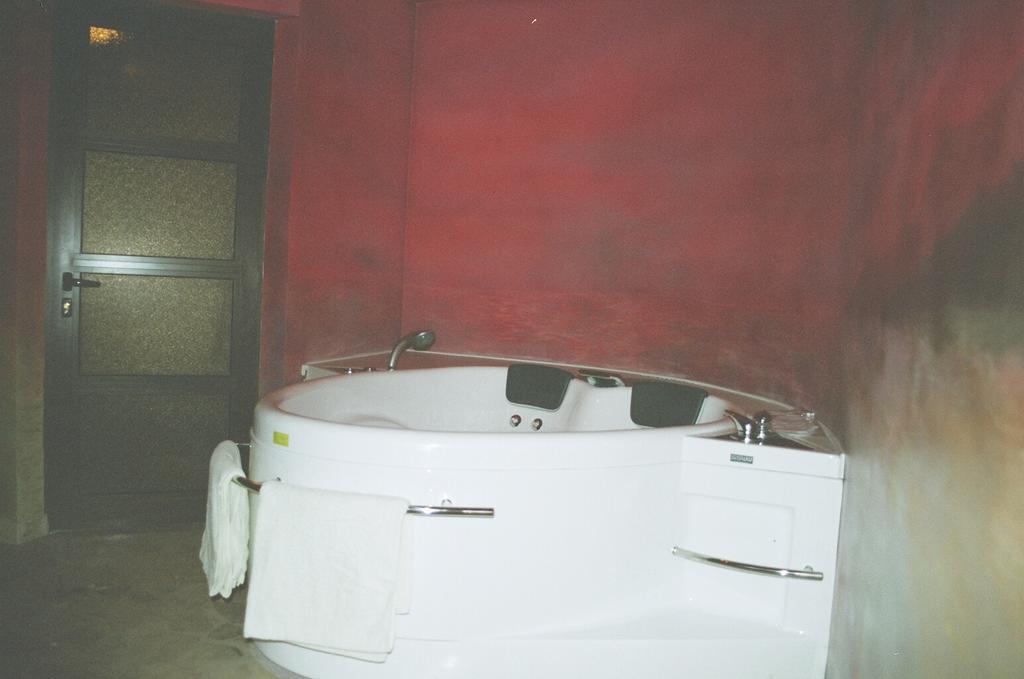 Motel Acapulco エレバン エクステリア 写真