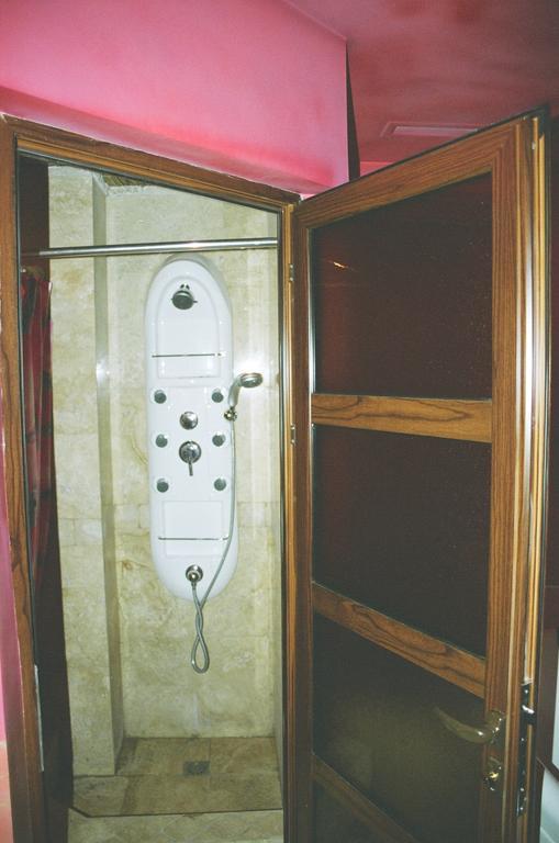 Motel Acapulco エレバン エクステリア 写真