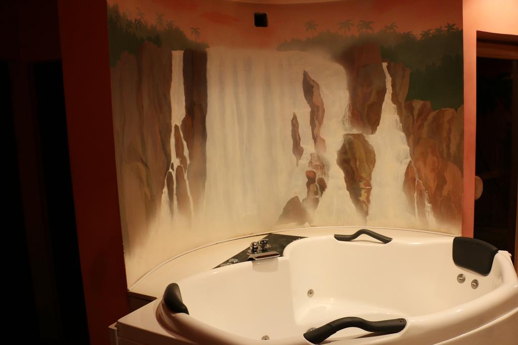 Motel Acapulco エレバン エクステリア 写真