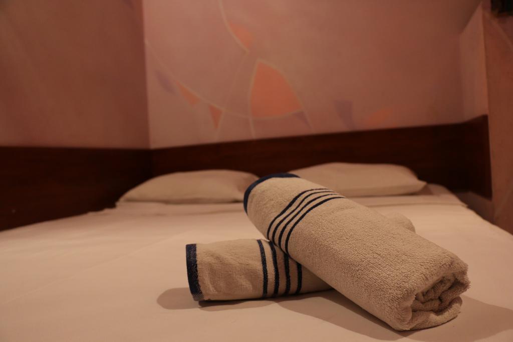 Motel Acapulco エレバン エクステリア 写真